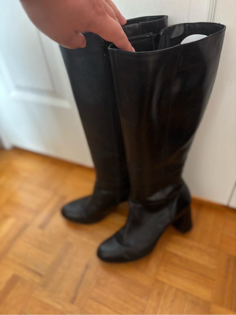 Nine West - Black Knee-High Leather Boots - Classic Women's Riding Style